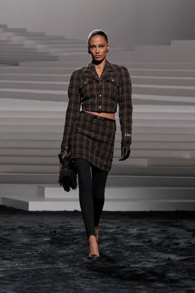Look 43